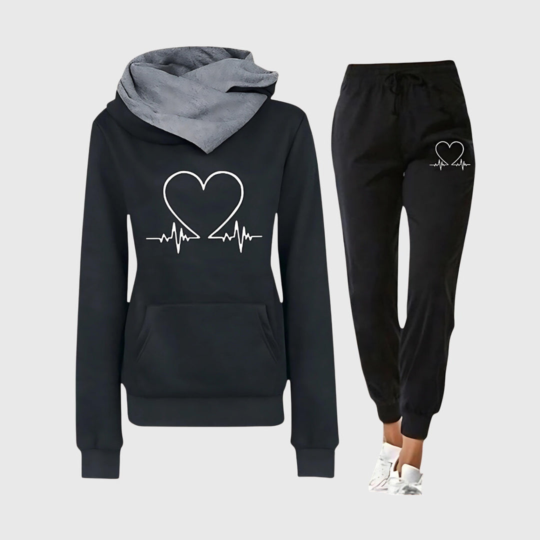 HEARTBEAT | COMFORTABLE TRACKSUIT